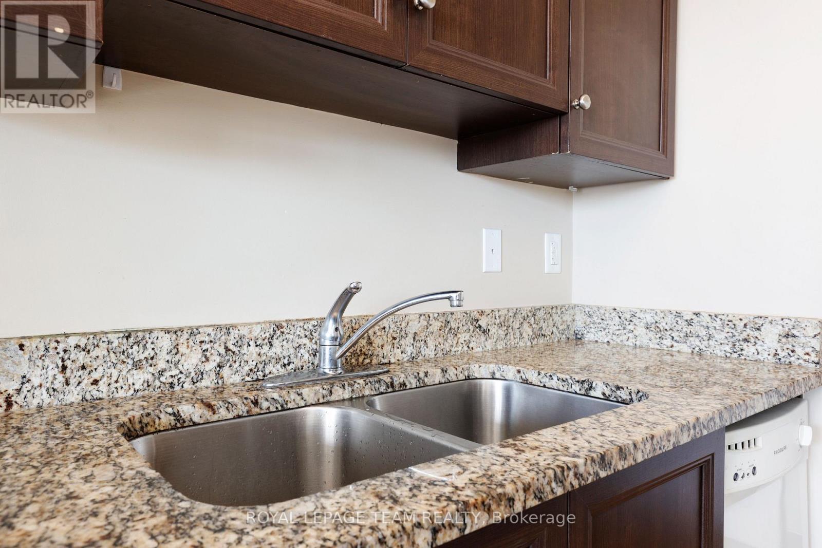202 - 100 Roger Guindon Avenue, Ottawa, Ontario  K1G 3Z7 - Photo 14 - X13063650