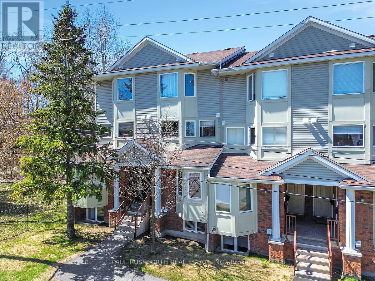 11 - 1400 WILDBERRY COURT, Ottawa, Ontario