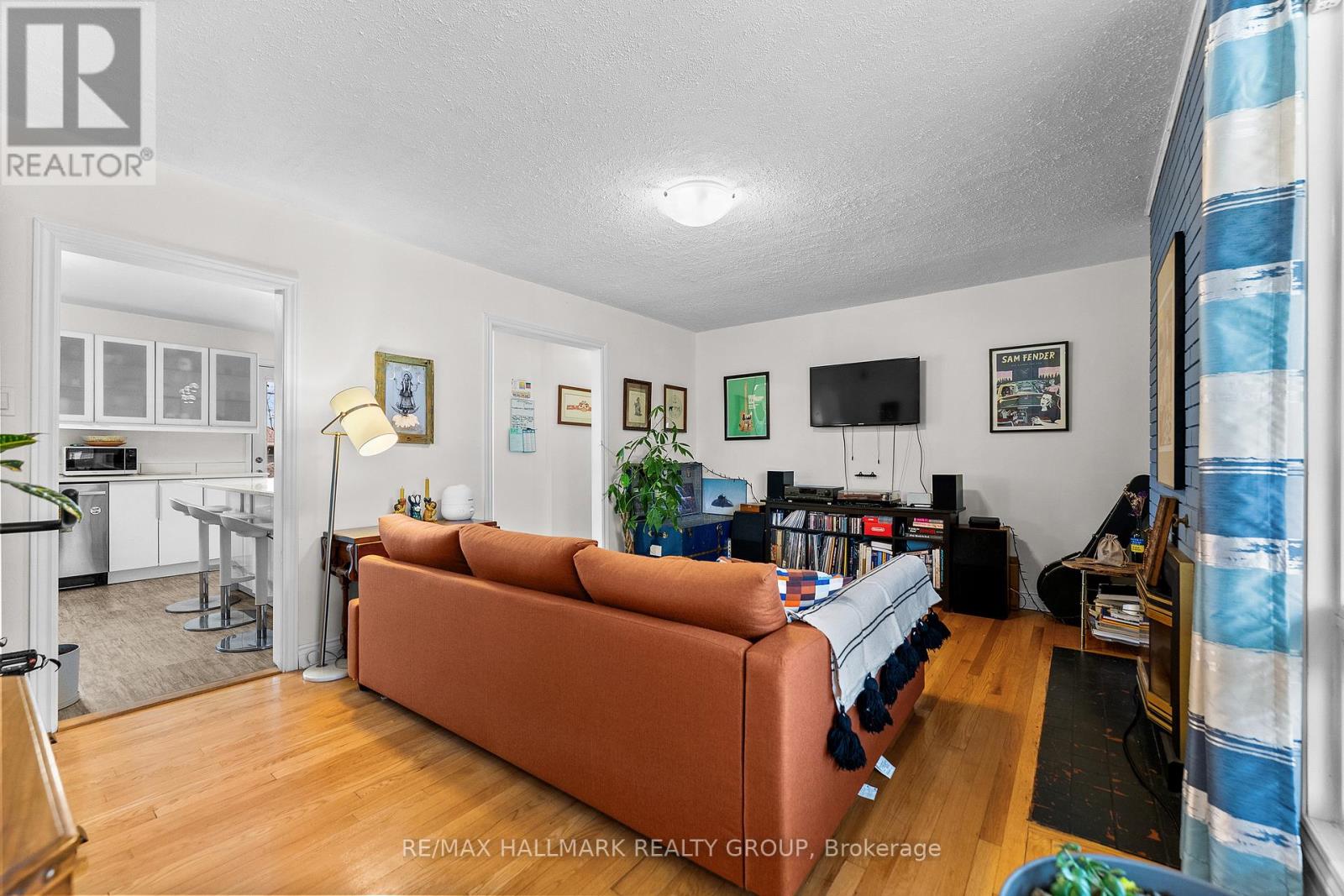 1318 Avenue Q, Ottawa, Ontario  K1G 0B6 - Photo 4 - X13064030