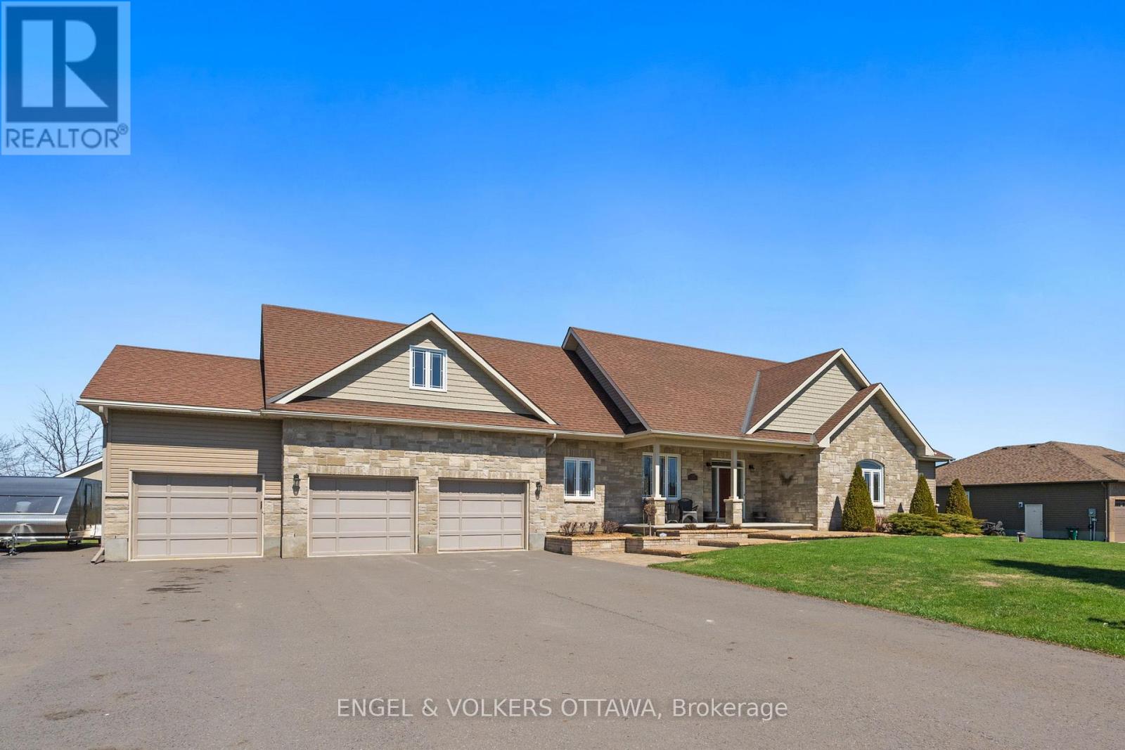 5579 LOMBARDY DRIVE, Ottawa, Ontario
