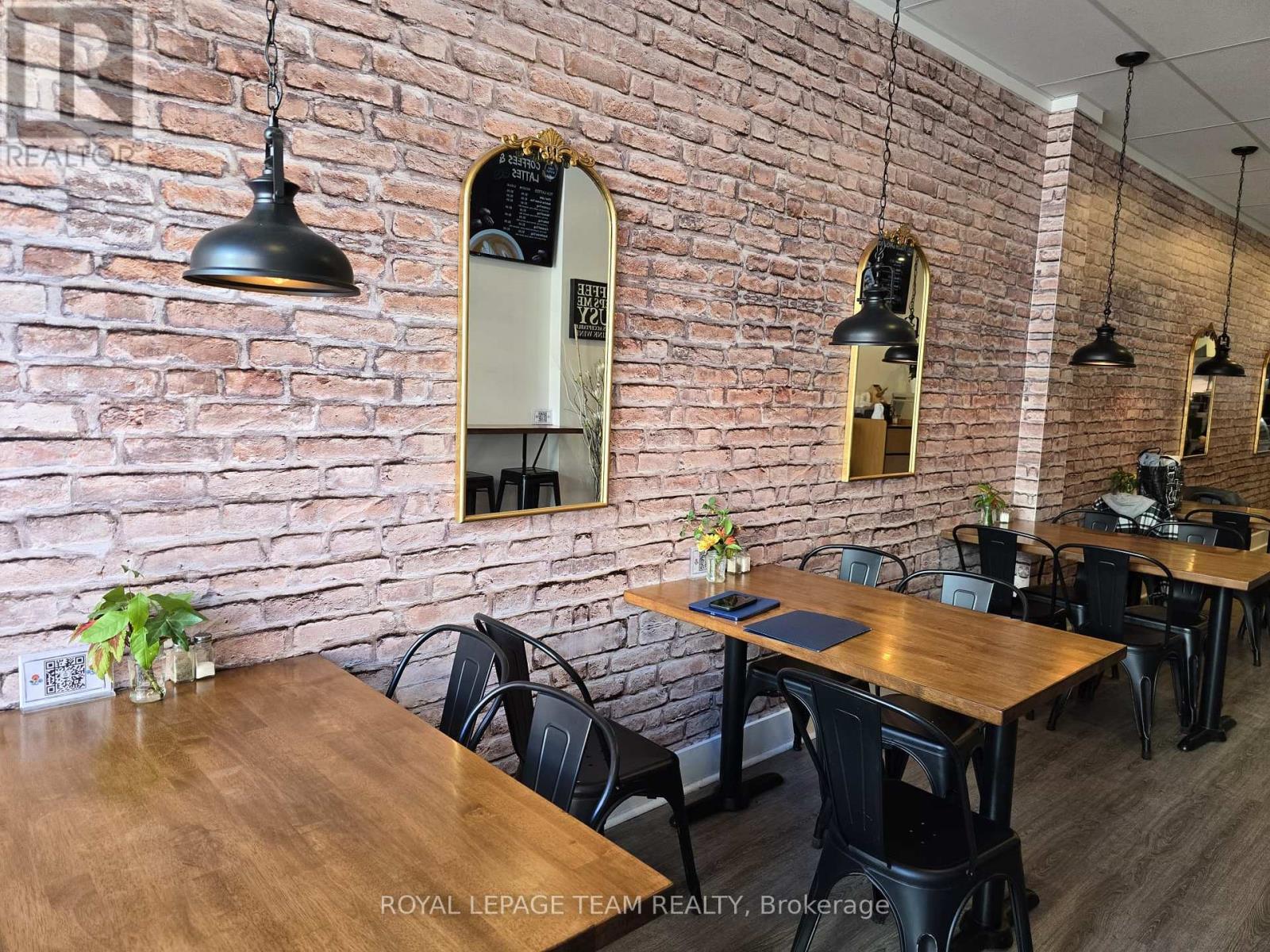 274 Elgin Street, Ottawa, Ontario  K2P 0J4 - Photo 2 - X13064496