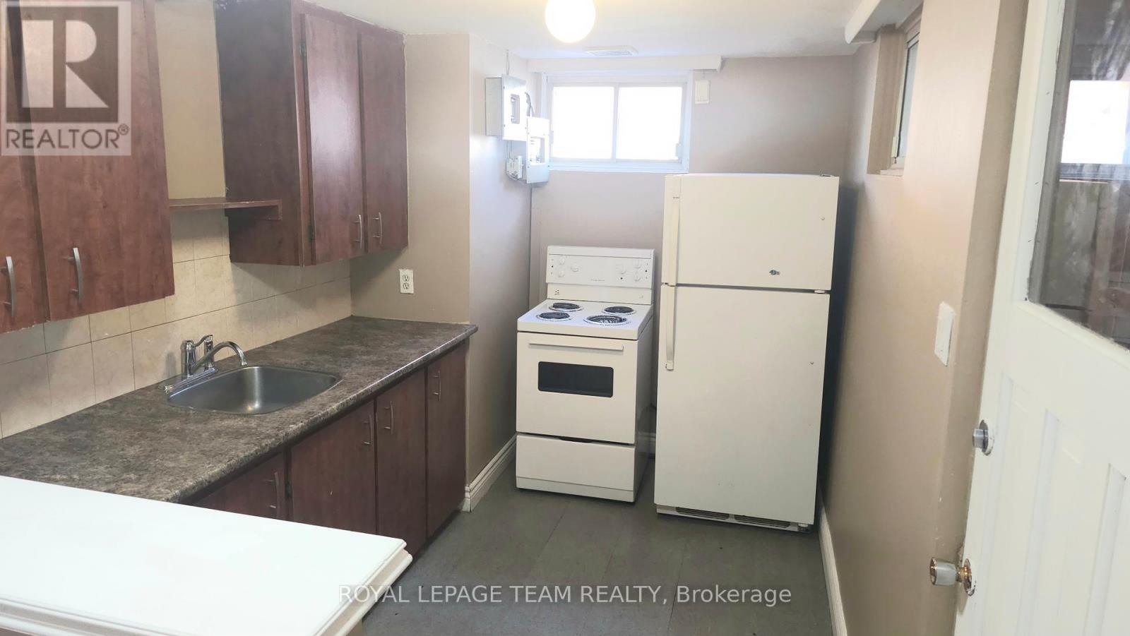 1 - 395 Peach Tree Lane, Ottawa, Ontario  K1K 2R7 - Photo 4 - X13064826