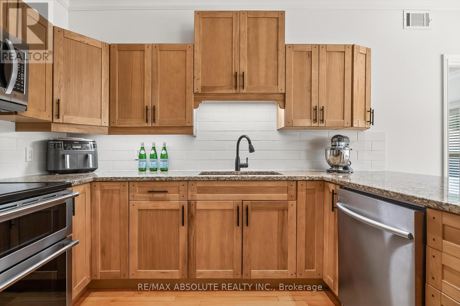 1801 Rocklane Drive, Ottawa, Ontario  K2W 1B5 - Photo 12 - X13065390