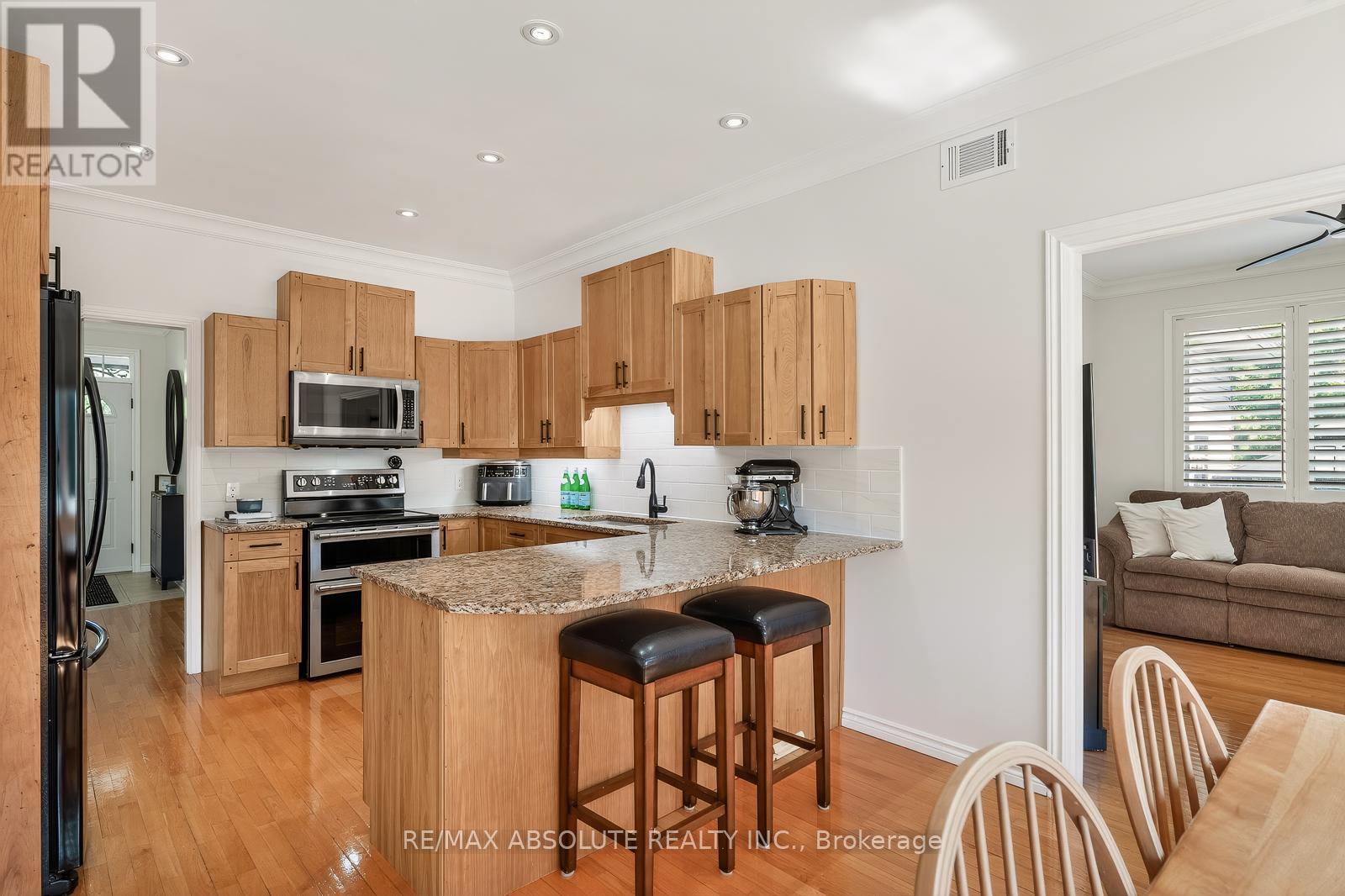 1801 Rocklane Drive, Ottawa, Ontario  K2W 1B5 - Photo 8 - X13065390