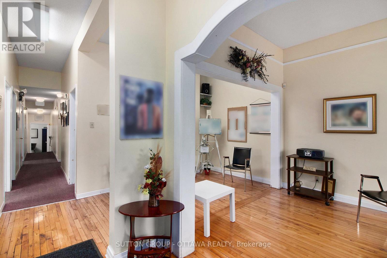 397 Montreal Road, Ottawa, Ontario  K1L 8K7 - Photo 3 - X13066134