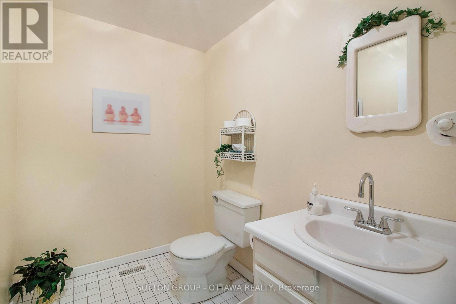 397 Montreal Road, Ottawa, Ontario  K1L 8K7 - Photo 8 - X13066134