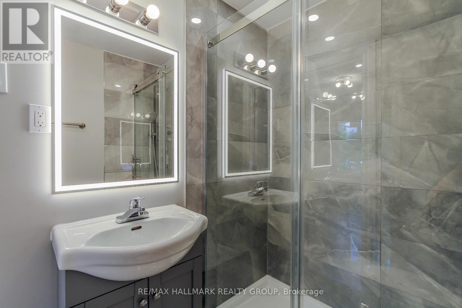 448 Pleasant Park Road, Ottawa, Ontario  K1H 5N1 - Photo 10 - X13066192