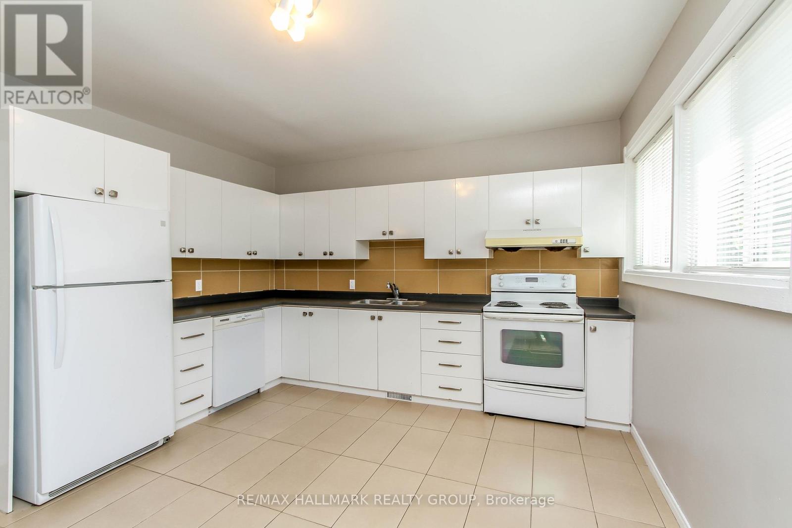 448 Pleasant Park Road, Ottawa, Ontario  K1H 5N1 - Photo 13 - X13066192