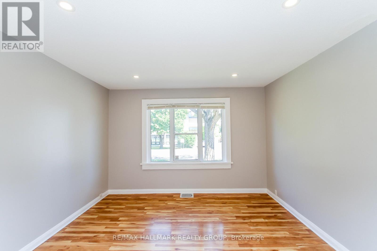448 Pleasant Park Road, Ottawa, Ontario  K1H 5N1 - Photo 4 - X13066192