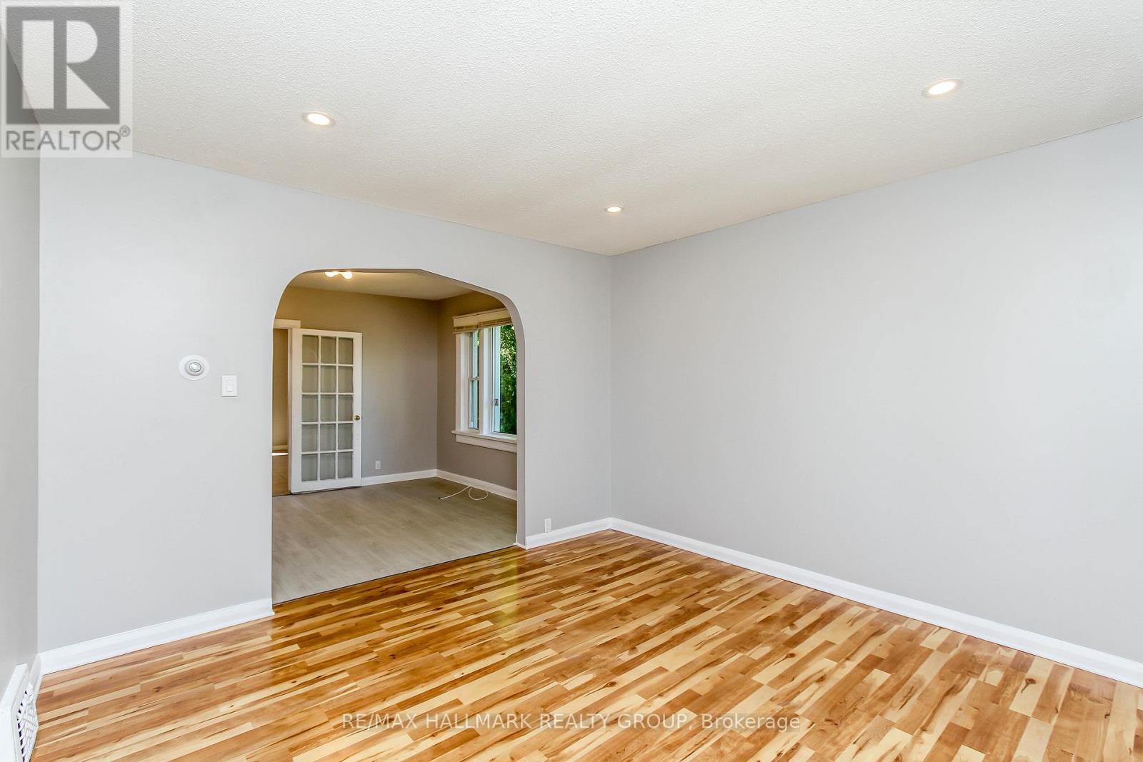 448 Pleasant Park Road, Ottawa, Ontario  K1H 5N1 - Photo 6 - X13066192