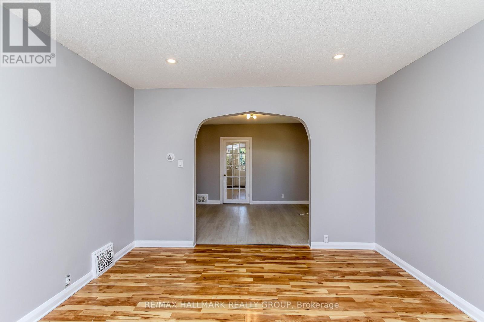 448 Pleasant Park Road, Ottawa, Ontario  K1H 5N1 - Photo 7 - X13066192