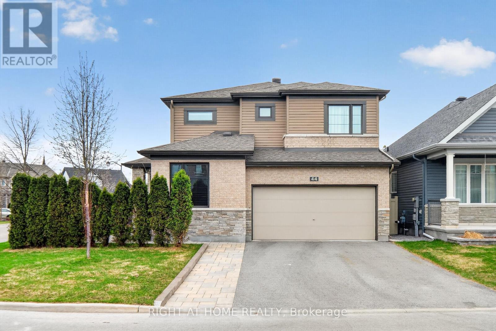 44 HAWKS LANDING CRESCENT, Ottawa, Ontario
