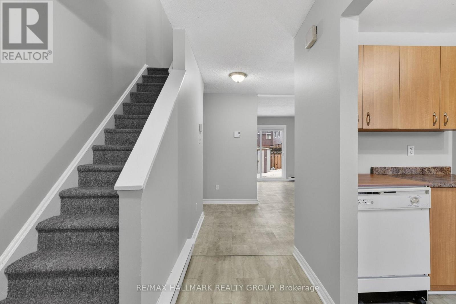 3219 Stockton Drive, Ottawa, Ontario  K1T 1S3 - Photo 4 - X13069050