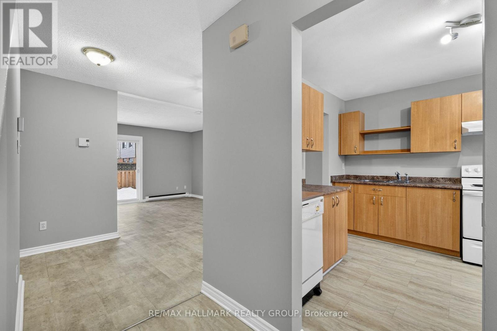 3219 Stockton Drive, Ottawa, Ontario  K1T 1S3 - Photo 5 - X13069050