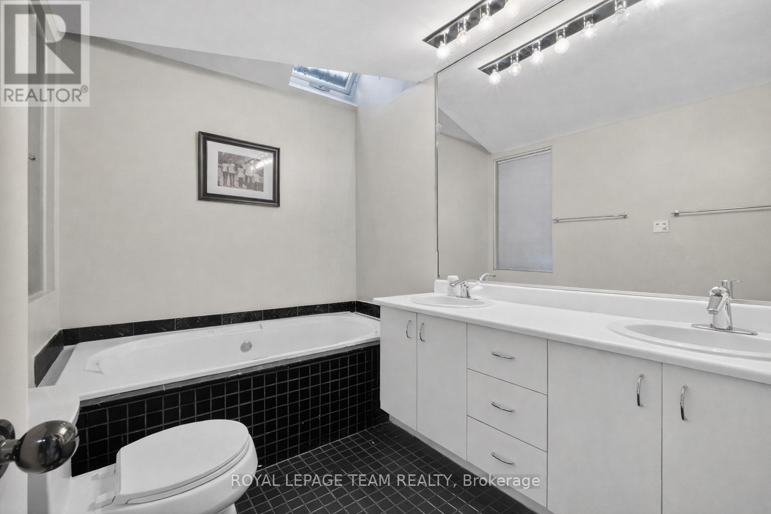 10 Lewis Street, Ottawa, Ontario  K2P 0S3 - Photo 6 - X13069308