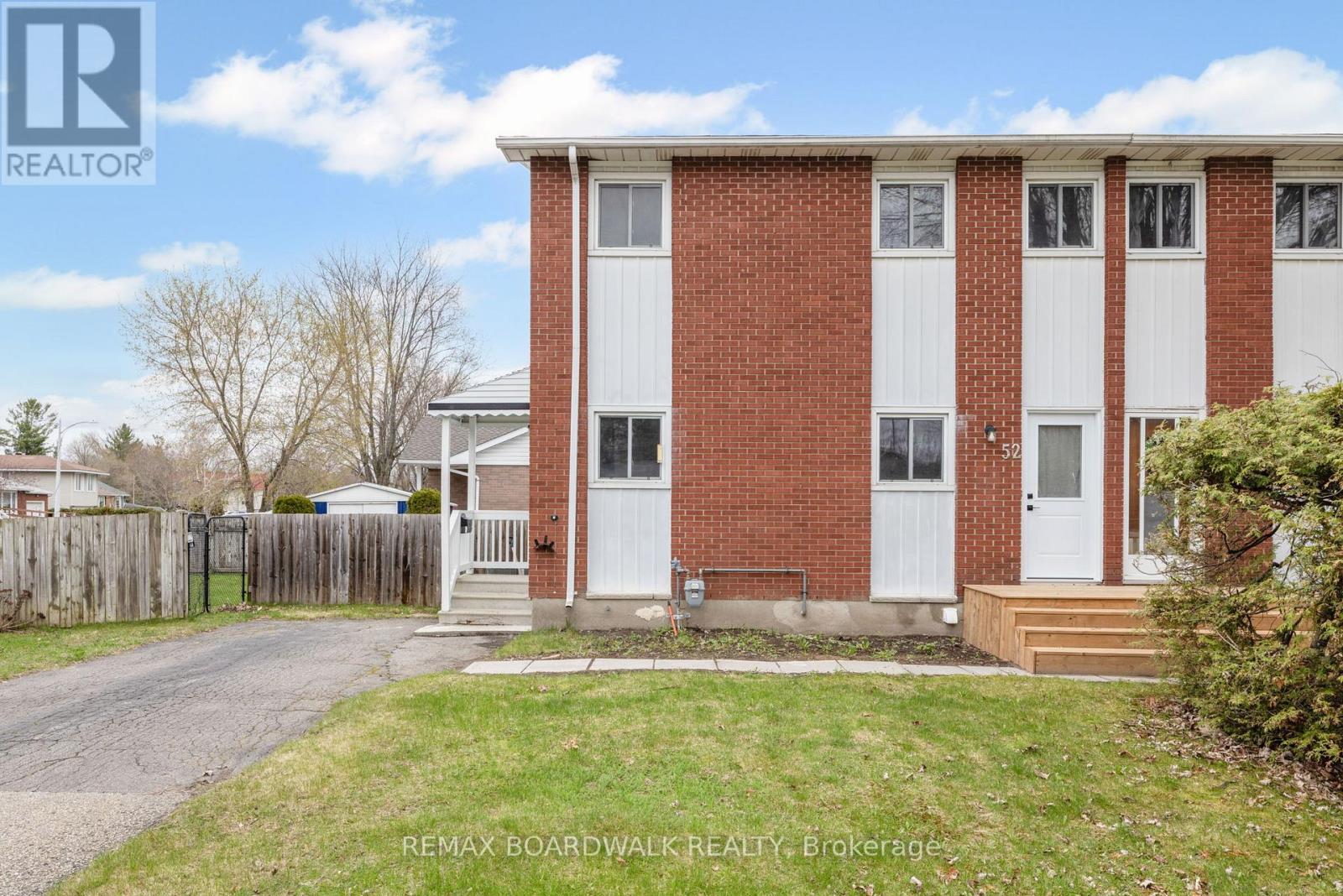 52 GEORGE AVENUE, Perth, Ontario
