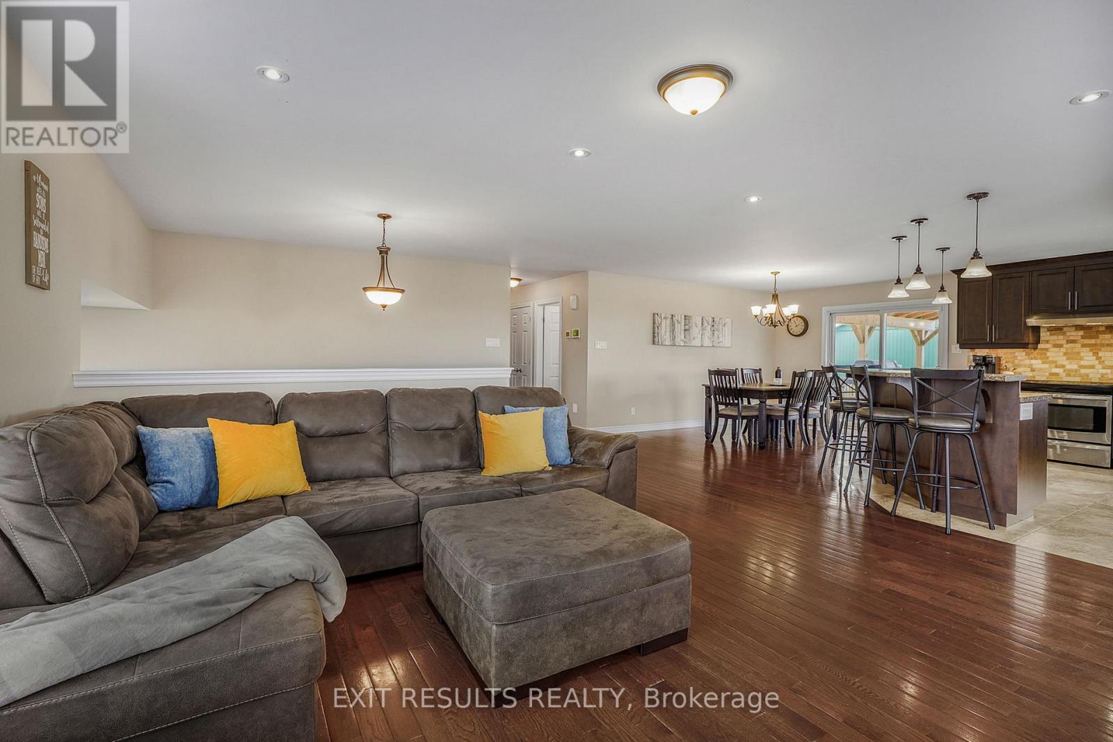 1887 Champlain Street E, Clarence-Rockland, Ontario  K0A 1N0 - Photo 9 - X13072604