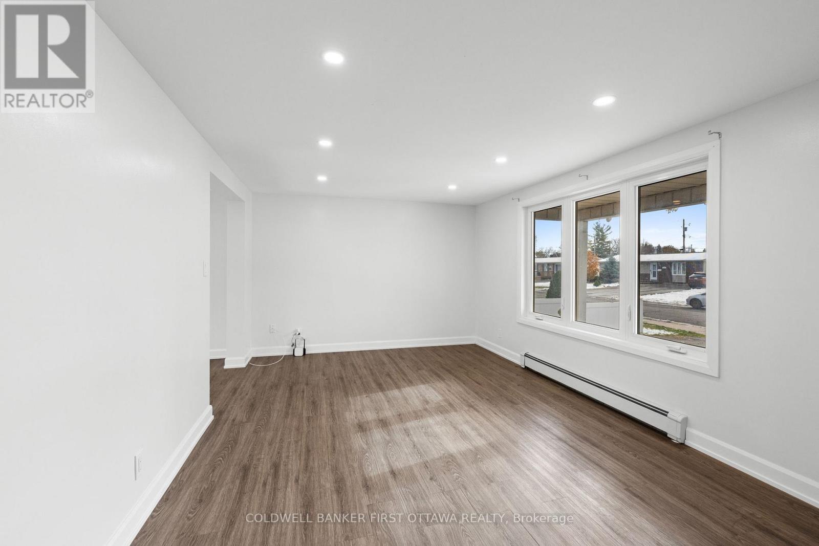 351 Amiens Street, Ottawa, Ontario  K1E 1P1 - Photo 3 - X13073024