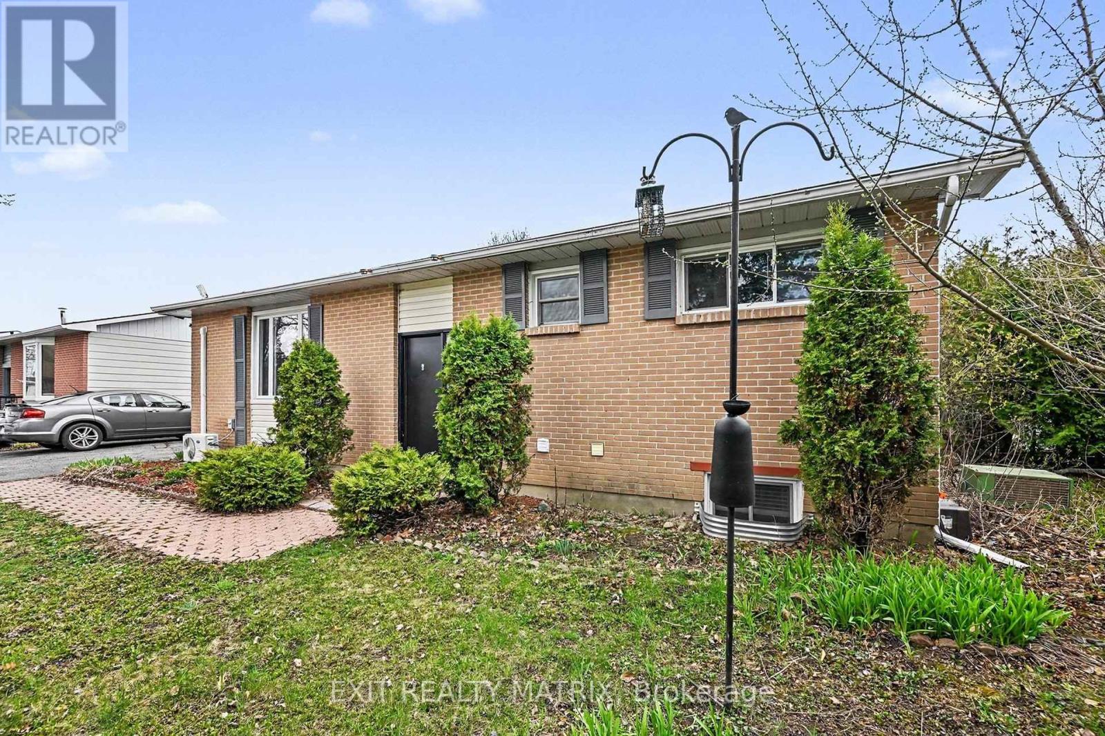 91 Sheldrake Drive, Ottawa, Ontario  K2L 1T1 - Photo 2 - X13074104