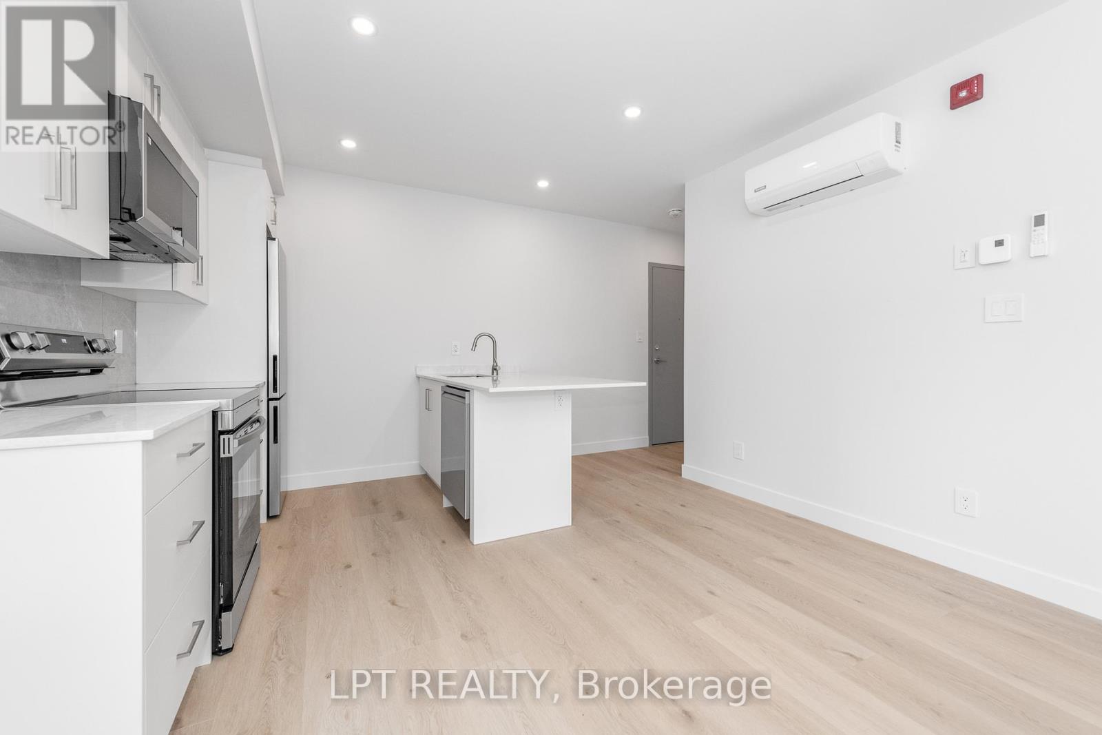 1 - 250 Shakespeare Street, Ottawa, Ontario  K1L 5M6 - Photo 4 - X13078196
