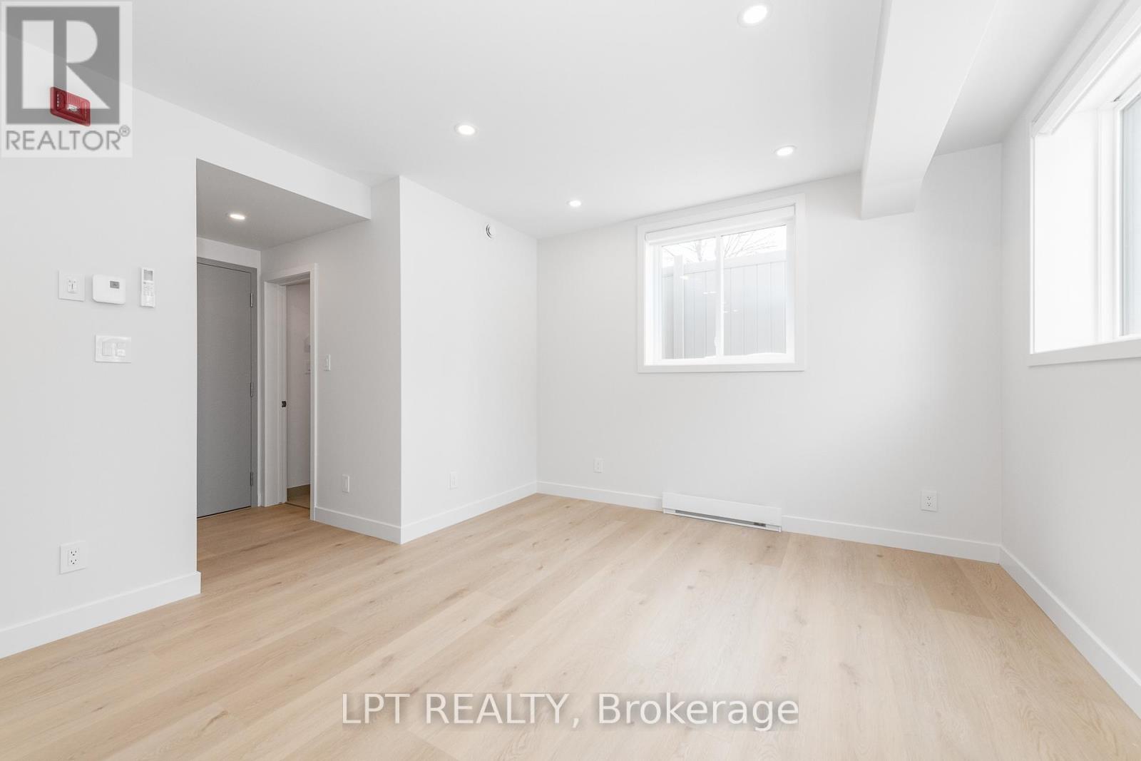 1 - 250 Shakespeare Street, Ottawa, Ontario  K1L 5M6 - Photo 5 - X13078196