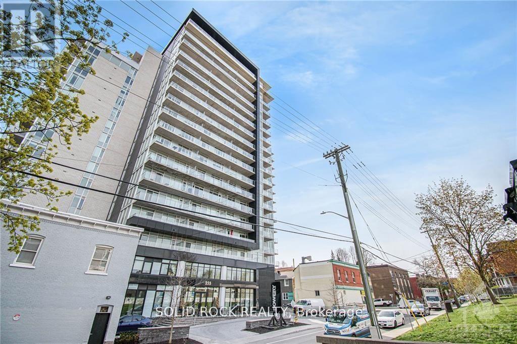 213 - 255 BAY STREET, Ottawa, Ontario