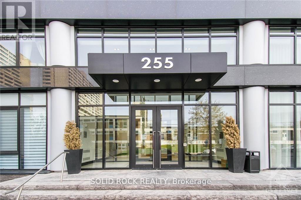 213 - 255 Bay Street, Ottawa, Ontario  K1R 5Z4 - Photo 2 - X13079826