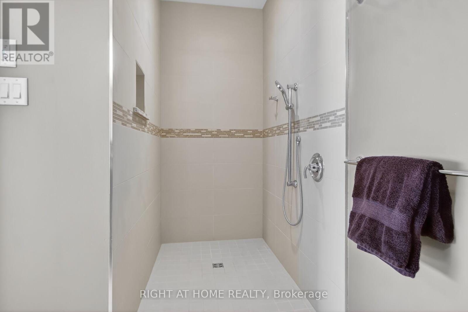 105 Ravenview Way, Ottawa, Ontario  K2W 0E2 - Photo 20 - X13080614