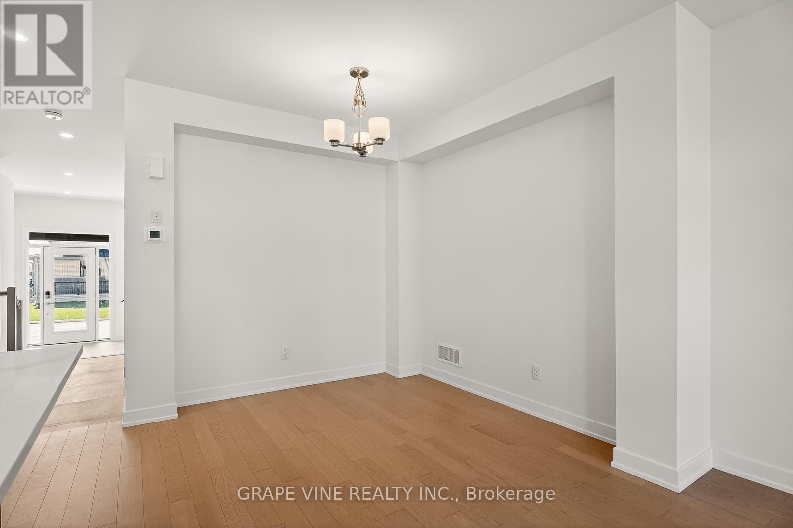93 San Felice Circle, Ottawa, Ontario  K2S 2R9 - Photo 13 - X13082876