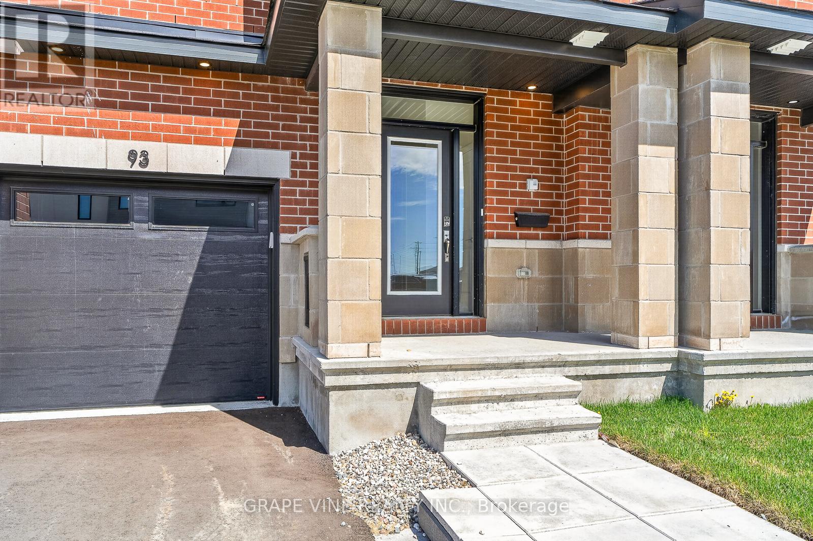 93 San Felice Circle, Ottawa, Ontario  K2S 2R9 - Photo 4 - X13082876