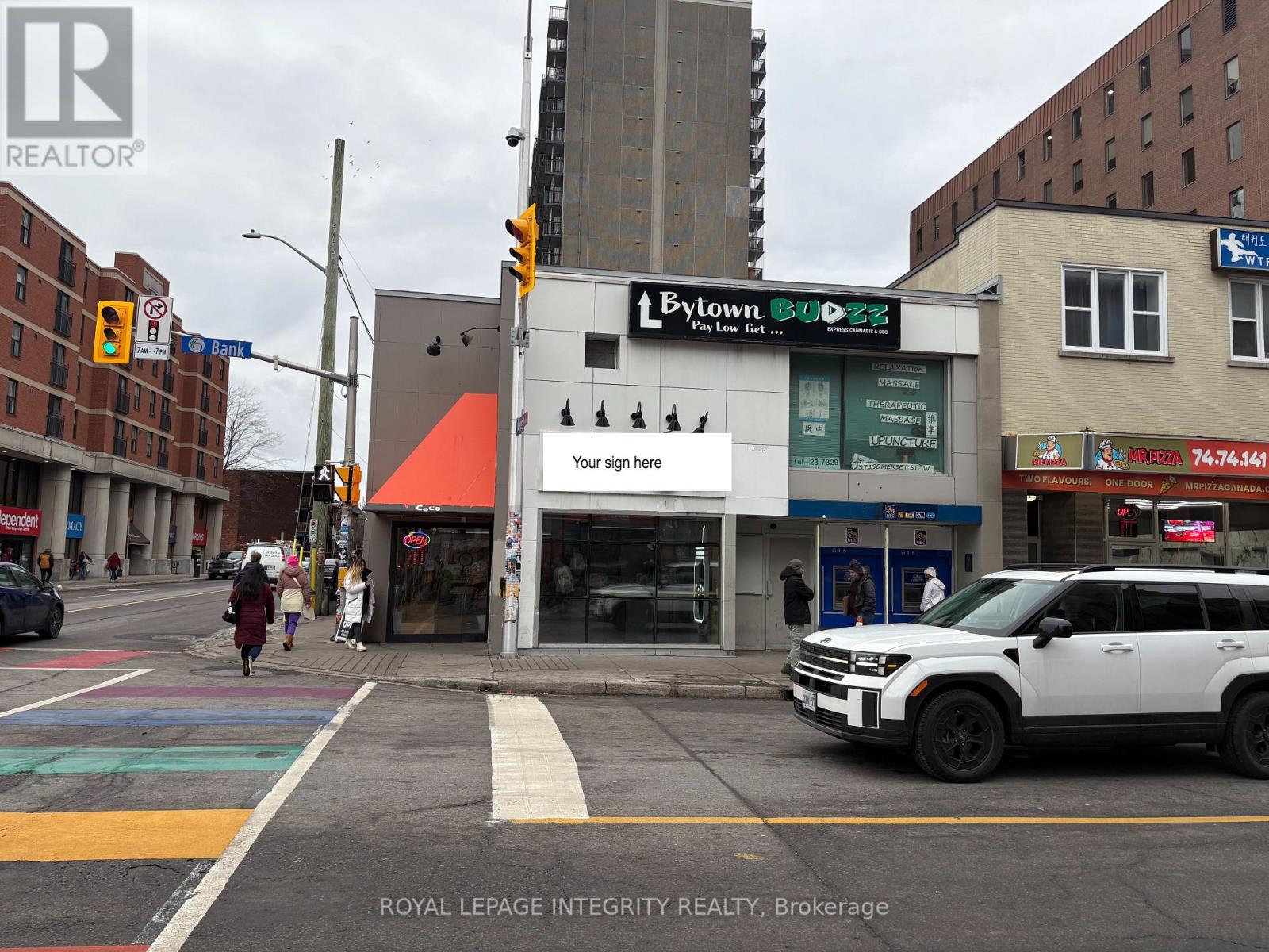 290 BANK STREET, Ottawa, Ontario