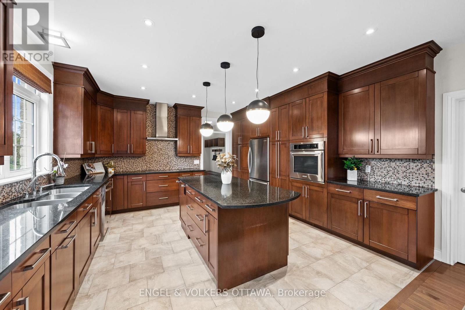 6842 South Village Drive, Ottawa, Ontario  K4P 0A5 - Photo 15 - X13084944