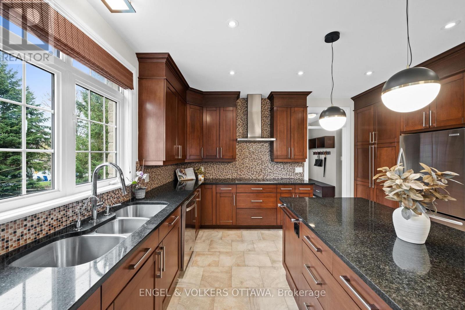 6842 South Village Drive, Ottawa, Ontario  K4P 0A5 - Photo 16 - X13084944