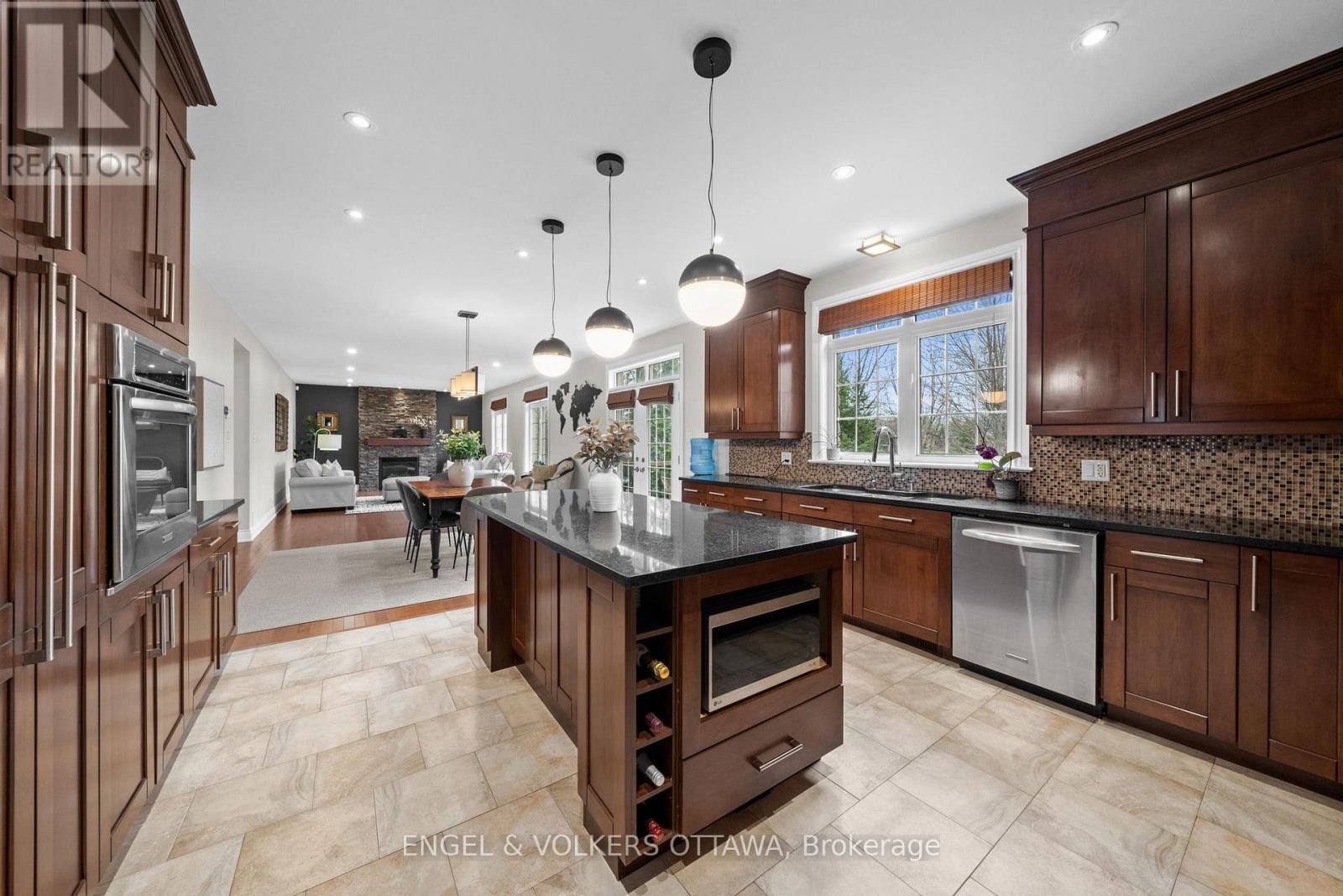 6842 South Village Drive, Ottawa, Ontario  K4P 0A5 - Photo 18 - X13084944