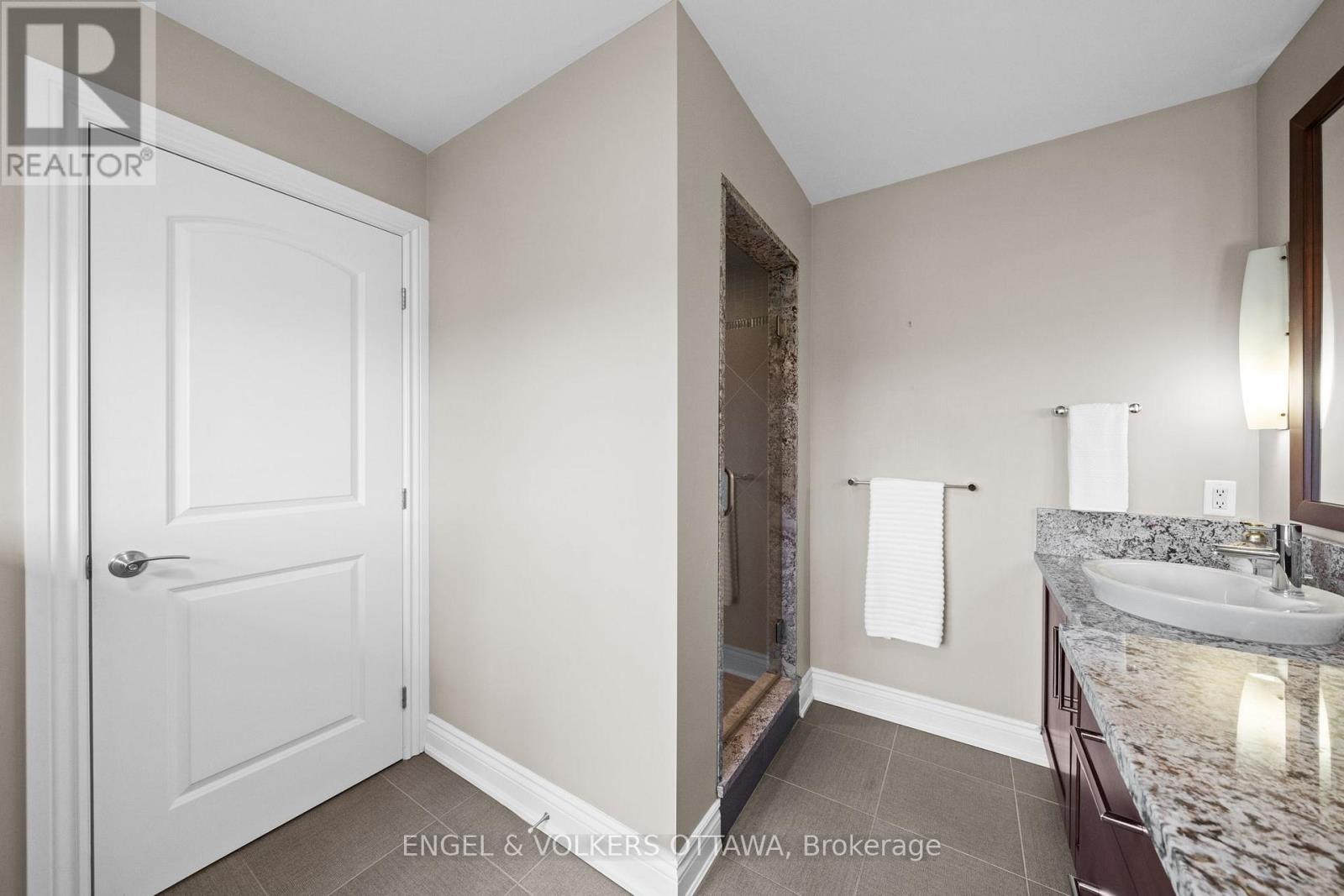 6842 South Village Drive, Ottawa, Ontario  K4P 0A5 - Photo 31 - X13084944