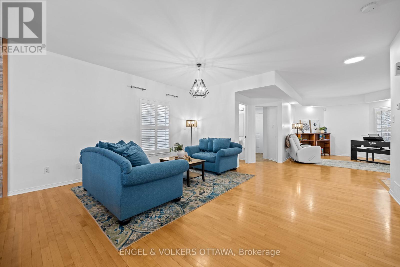 57 Newcastle Avenue, Ottawa, Ontario  K2K 3B5 - Photo 7 - X13085808