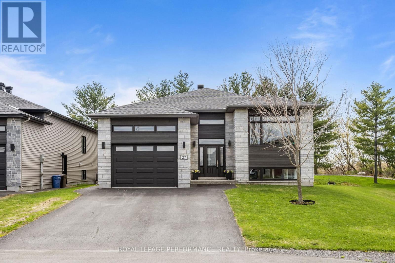 27 RICHER STREET, North Stormont, Ontario