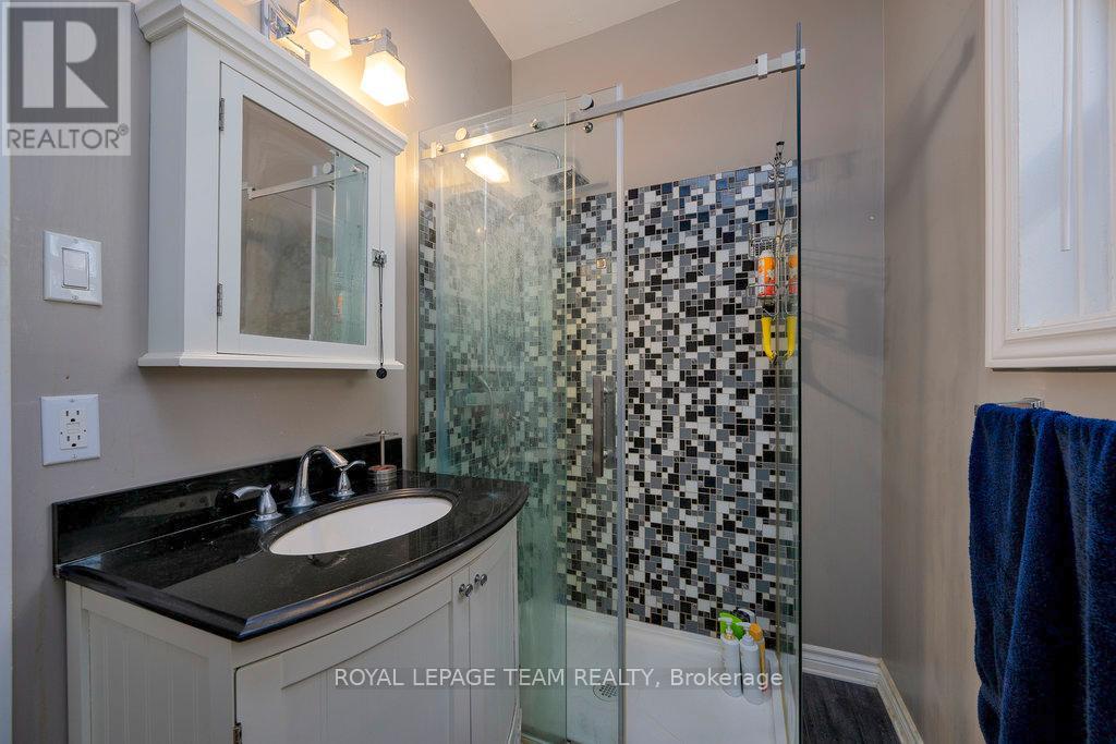422 Donald B Munro Drive, Ottawa, Ontario  K0A 1L0 - Photo 18 - X13087310