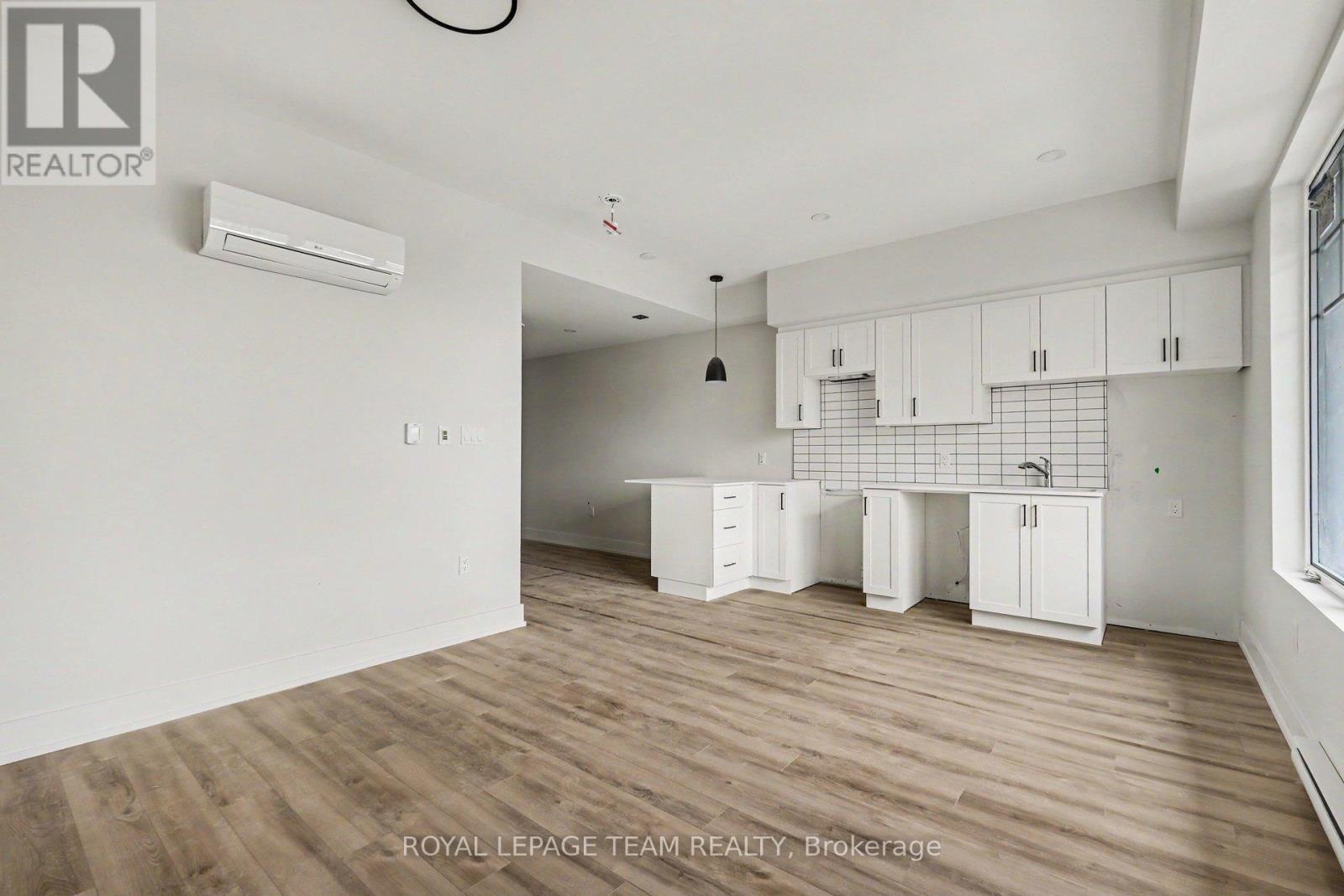 215 - 5874 County Rd #19 Road, North Grenville, Ontario  K0G 1J0 - Photo 5 - X13087542