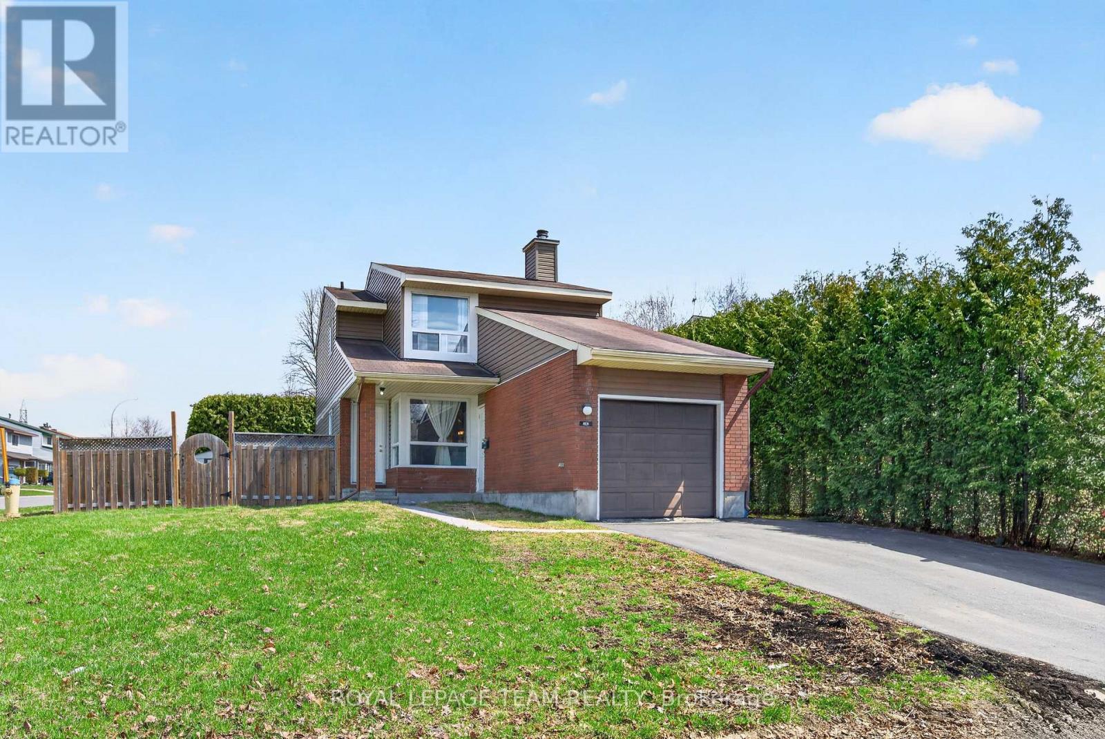 1631 SAXONY CRESCENT, Ottawa, Ontario