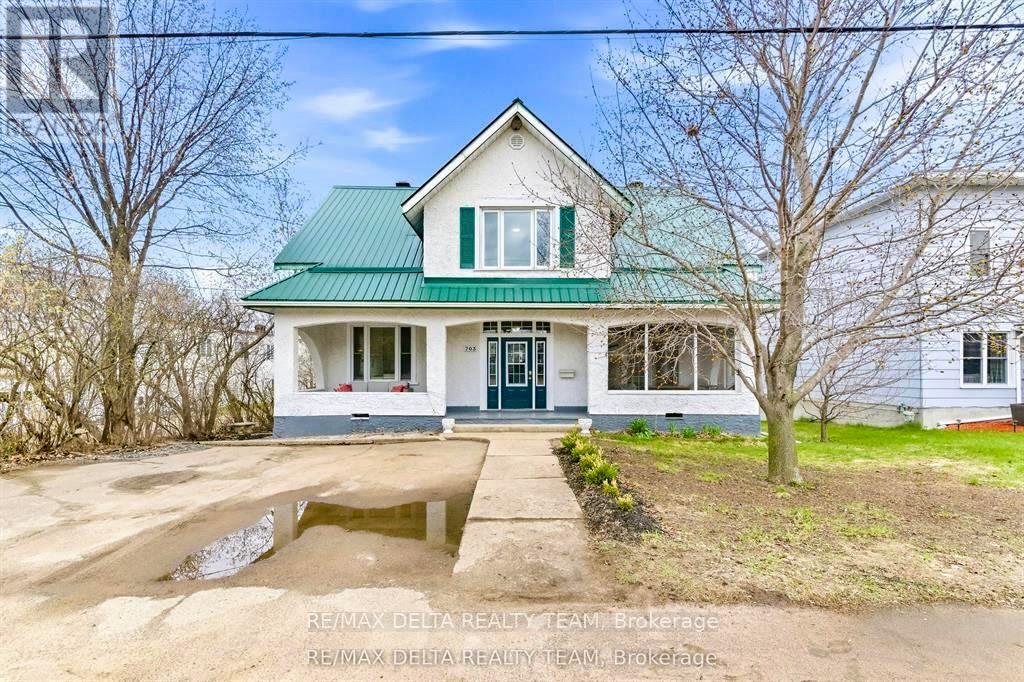 703 FRONT STREET N, Pembroke, Ontario