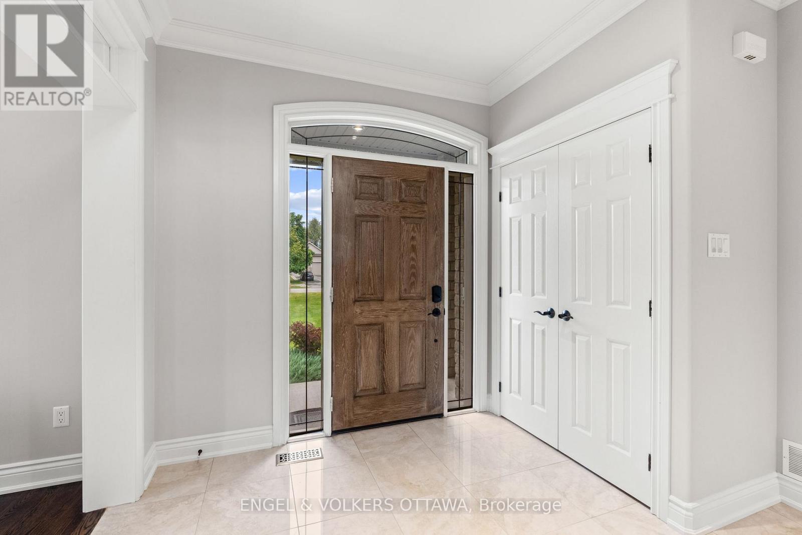 6808 Suncrest Drive, Ottawa, Ontario  K4P 0B2 - Photo 6 - X13089574