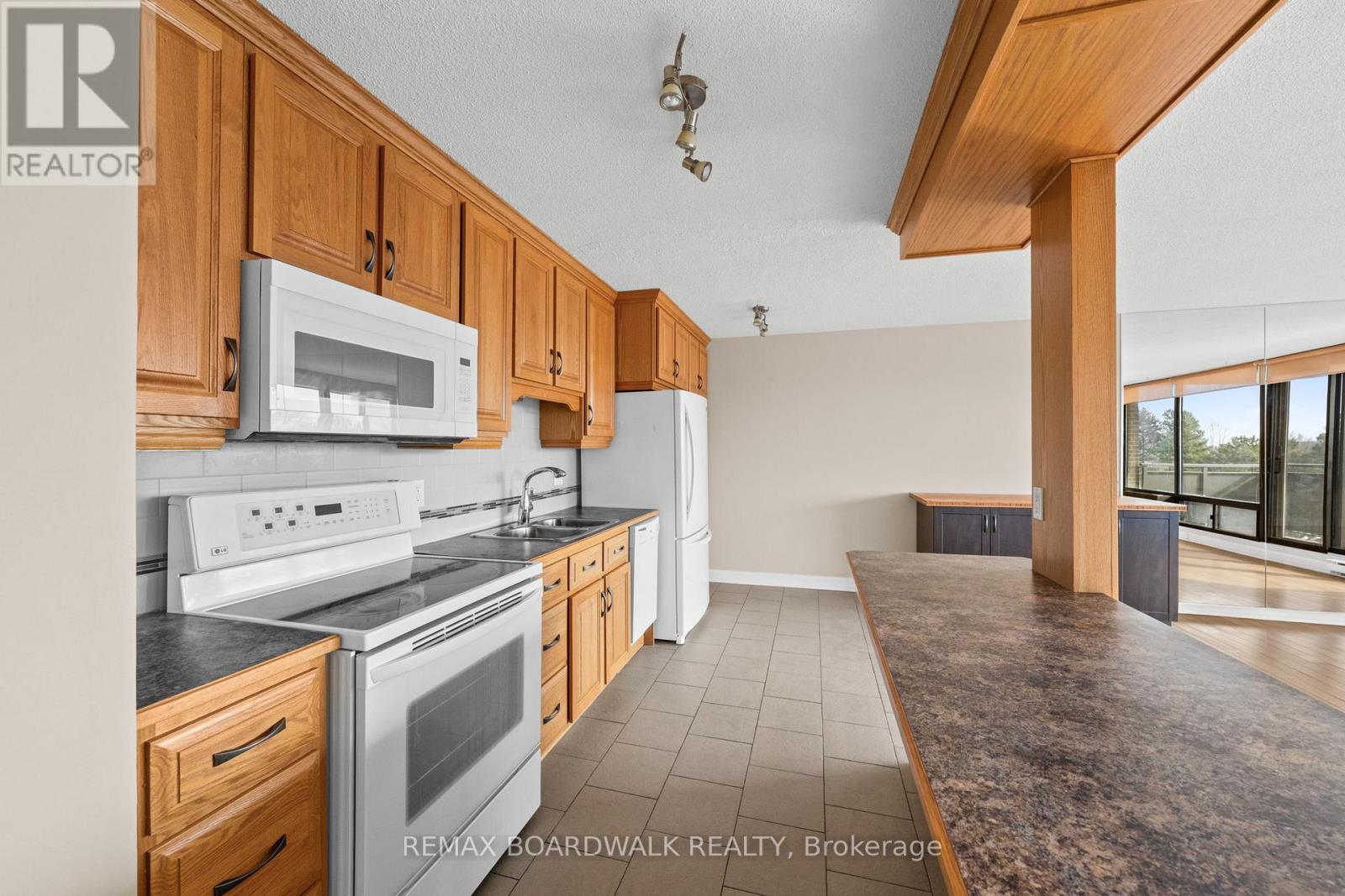 502 - 1190 Richmond Road, Ottawa, Ontario  K2B 8J3 - Photo 9 - X13090864