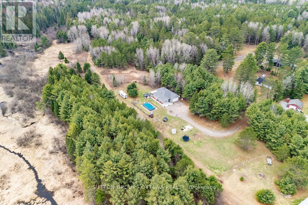 12 Eastern Avenue, Greater Madawaska, Ontario  K0J 2R0 - Photo 7 - X13091420