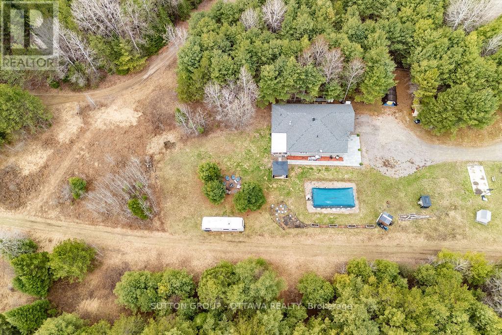 12 Eastern Avenue, Greater Madawaska, Ontario  K0J 2R0 - Photo 8 - X13091420