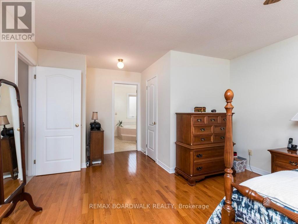 42 Slade Crescent, Ottawa, Ontario  K2K 2K9 - Photo 23 - X13092470