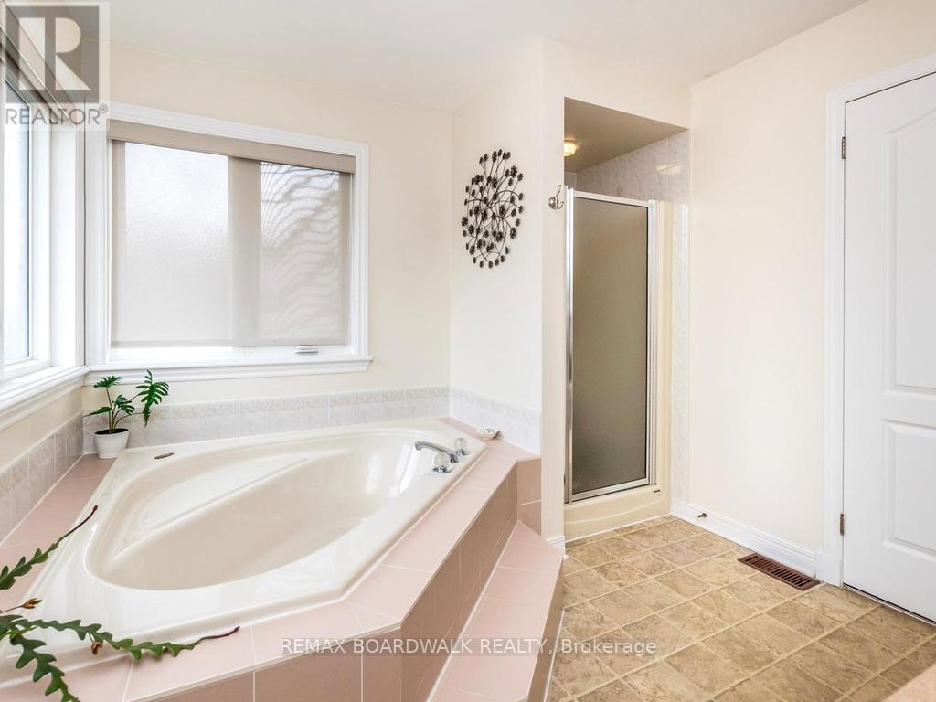 42 Slade Crescent, Ottawa, Ontario  K2K 2K9 - Photo 25 - X13092470