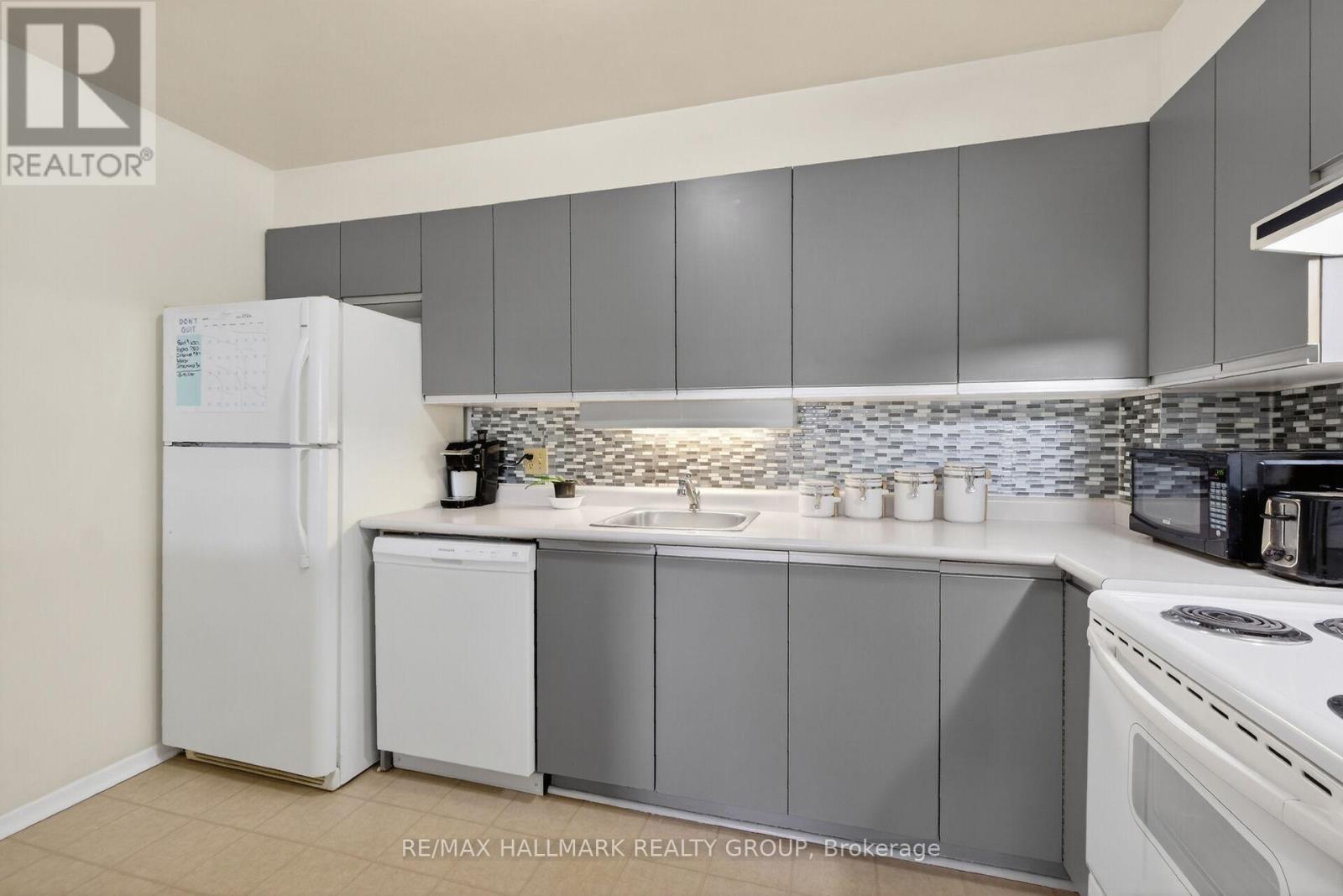 102 - 280 Brittany Drive, Ottawa, Ontario  K1K 4M4 - Photo 8 - X13095686