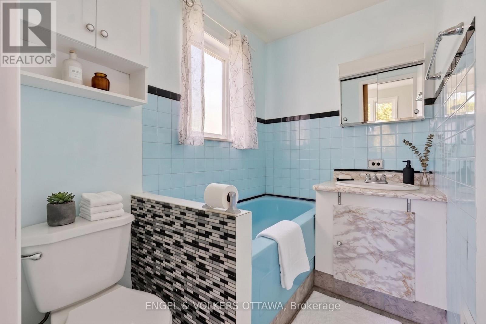 989 Connaught Avenue, Ottawa, Ontario  K2B 5M7 - Photo 6 - X13095844