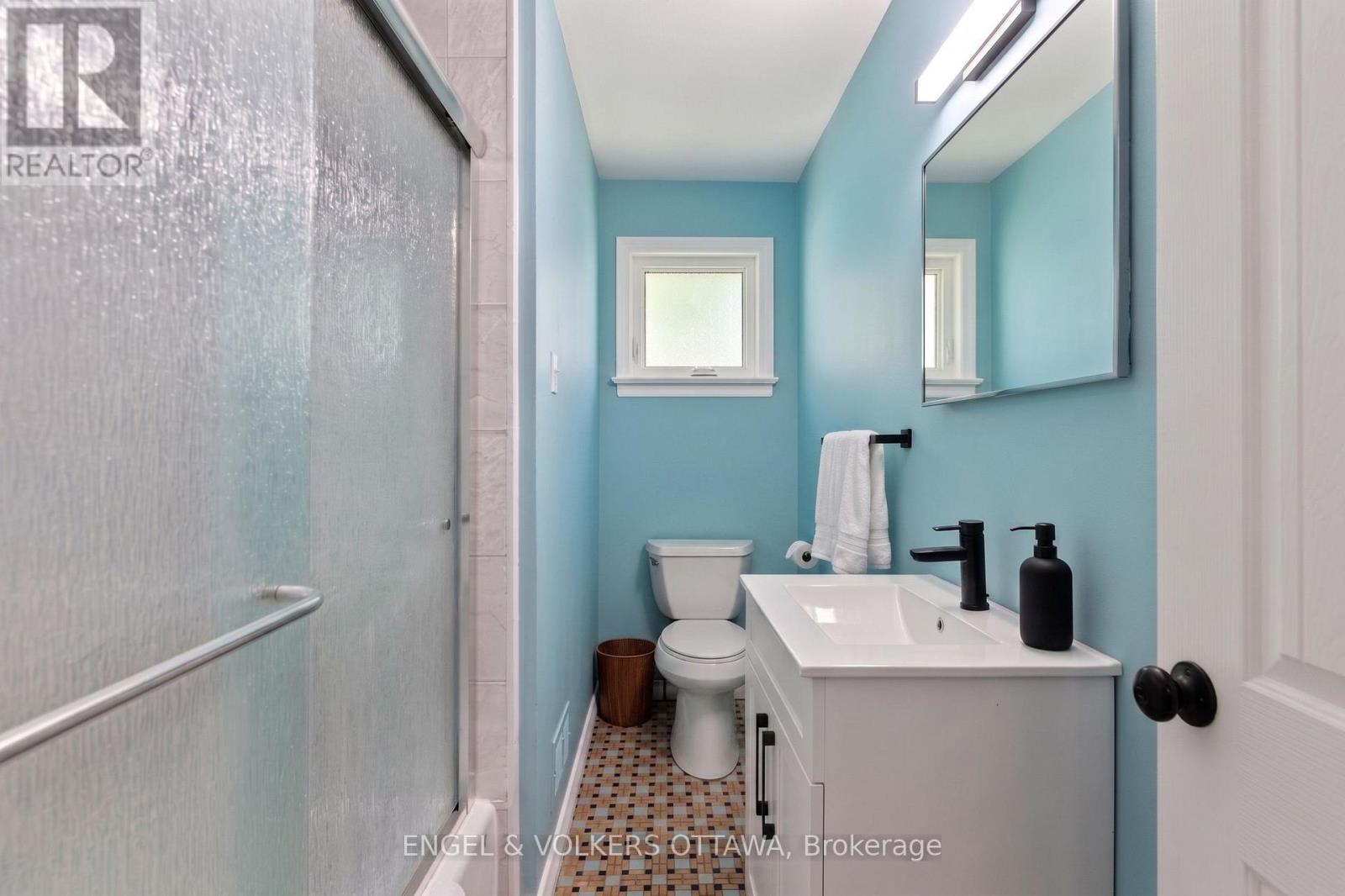 989 Connaught Avenue, Ottawa, Ontario  K2B 5M7 - Photo 9 - X13095844